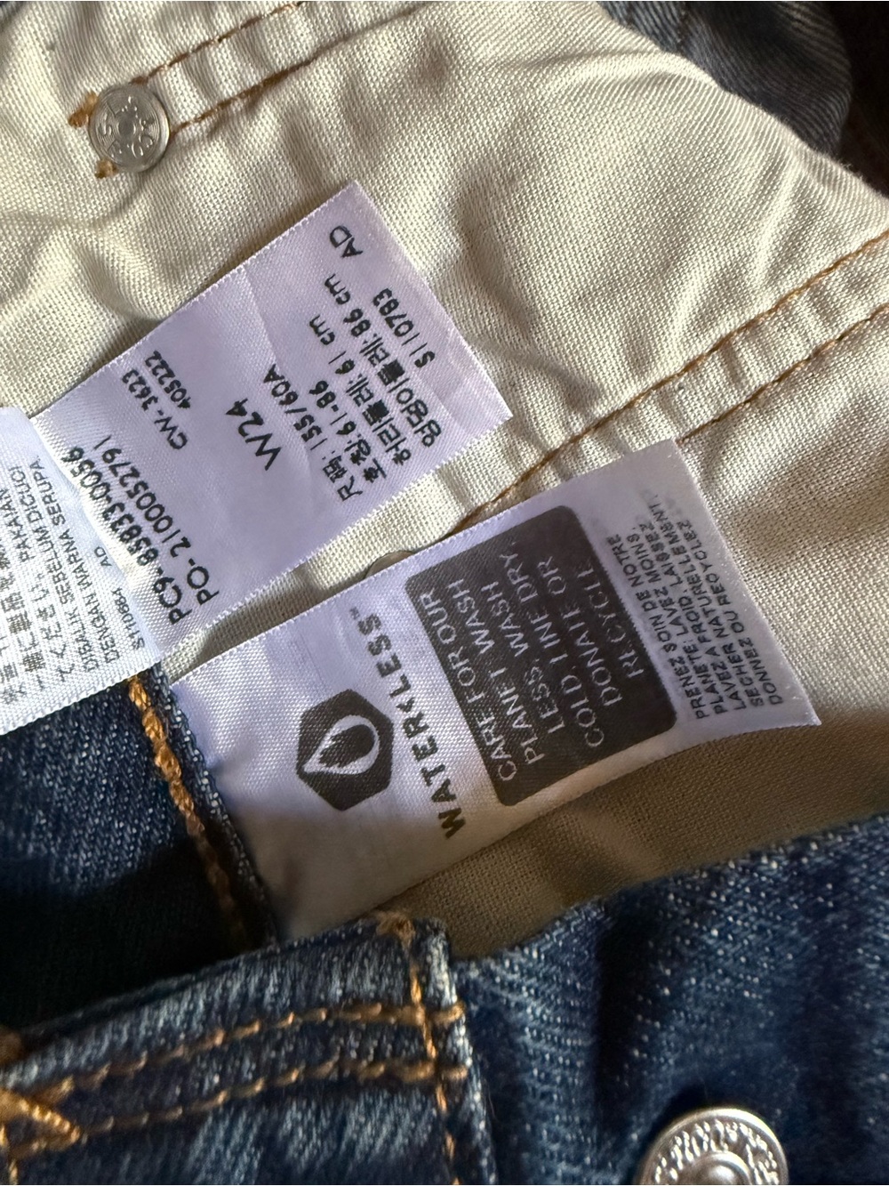 Levis 501 Mid Thigh Short in Broken Midnight like new women’s 24 - Picture 7 of 8